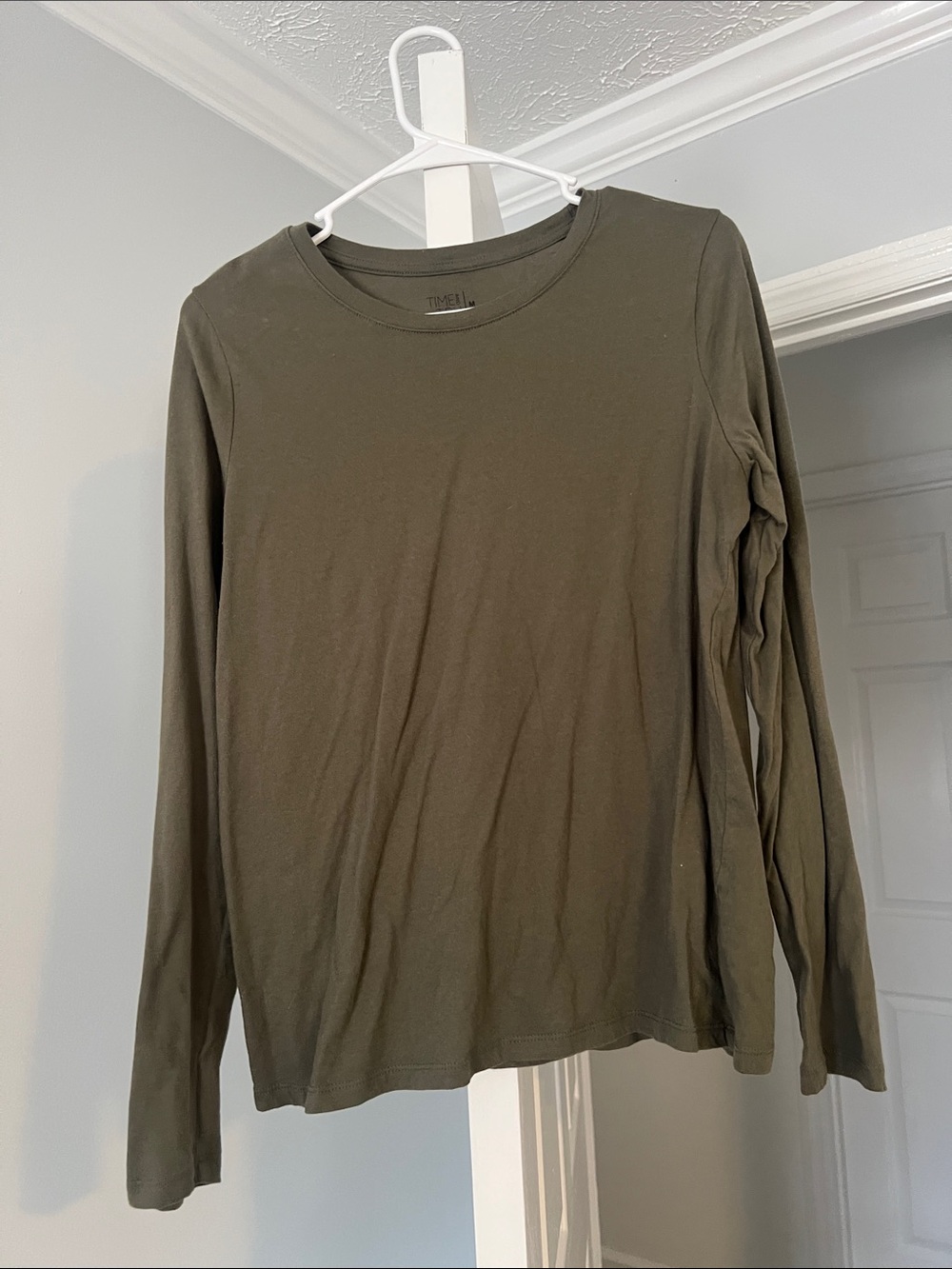 Time and Tru Men's Olive Green Long-Sleeve Crew Neck Shirt